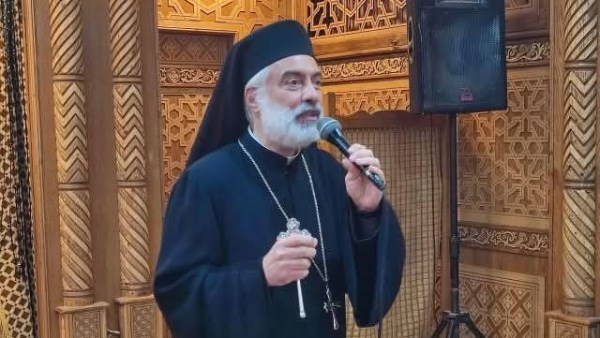 مطران المنيا يكرم الطالبات المغتربات في لقاء حار