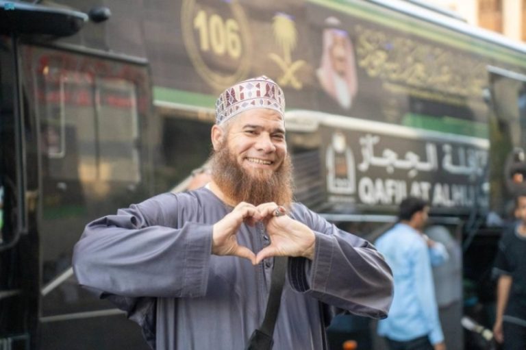 مغادرة (2443) حاجًّا وحاجّة من ضيوف برنامج خادم الحرمين الشرفين