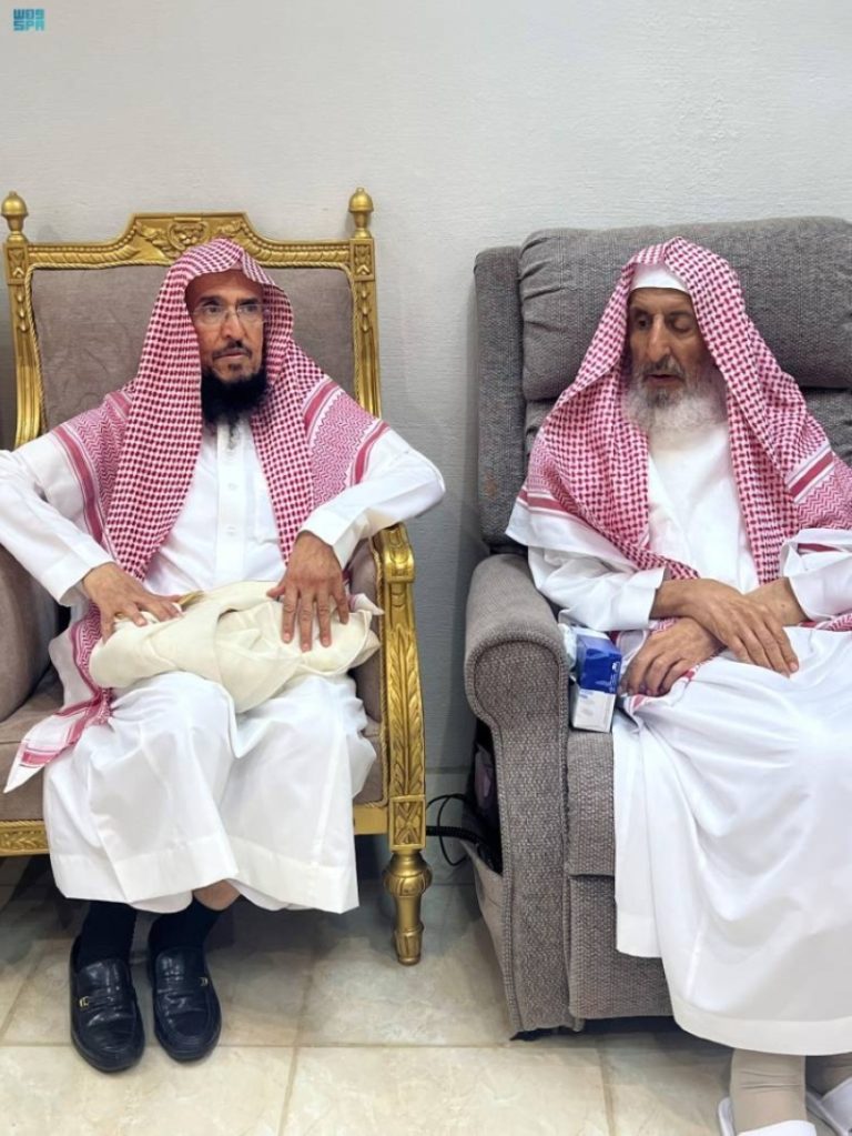 مفتي المملكة يستقبل أعضاء من هيئة كبار العلماء