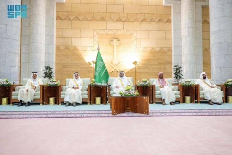 نائب أمير الرياض يستقبل التهاني بعيد الأضحى