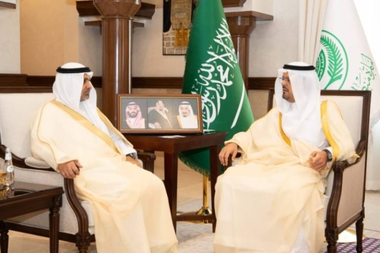 نائب أمير مكة يتفقد استعدادات وزارة الصحة لاستقبال الحجاج