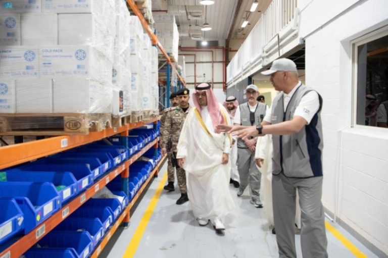 نائب أمير مكة يستعرض آليات العمل اللوجستي في “نوبكو”
آليات العمل اللوجستي في “نوبكو” تحت أنظار نائب أمير مكة
زيارة نائب أمير مكة لتفقد آليات العمل اللوجستي في “نوبكو”