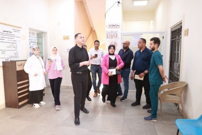 نائب وزير الصحة يزور مركز رعاية الأمومة والطفولة بمصر القديمة في جولة مفاجئة