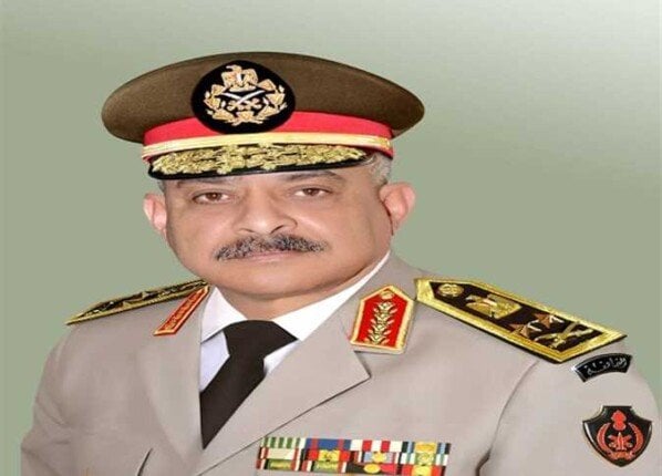 وزير الدفاع يوافق على دفعة جديدة في الأكاديمية العسكرية والكليات المعنية