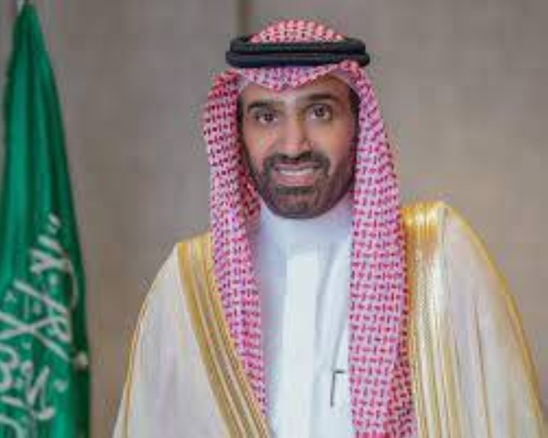 وزير الموارد البشرية يقدم التهاني للقيادة بعيد الأضحى