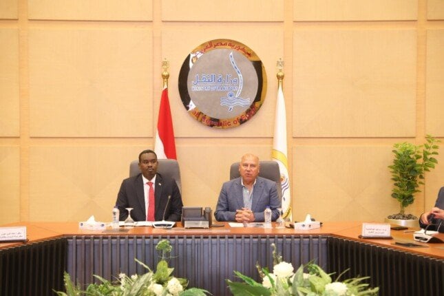 وزير النقل المصري يعقد اجتماعًا مع نظيره السوداني لاستكشاف فرص التعاون