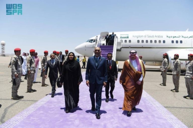 وصول رئيسي المالديف وموريتانيا إلى المدينة المنوَّرة