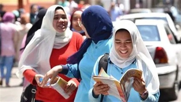 آراء الطلاب حول امتحانات الثانوية العامة: شعور بالبهجة رغم الشكاوى في الكيمياء والجغرافيا