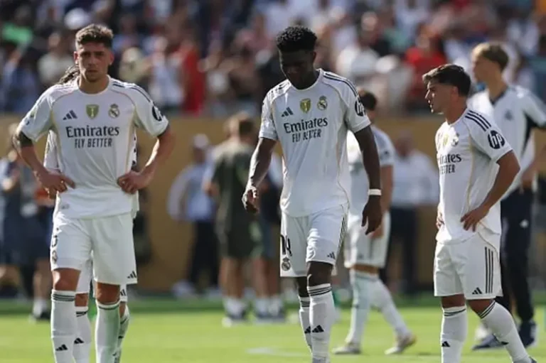 ألمح ألونسو إلى الحاجة لتدعيمات جديدة بينما ينتظر ريال مدريد حركة البيع