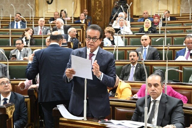 استجابة وزير الصحة تضيف الصيادلة لبدل النوبتجيات وجبالي يحذر «المالية» بالرد غداً