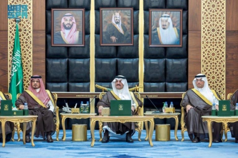 استقبال أمير الشرقية لمنسوبي أمانة الأحساء يعكس اهتمامه بالمنجزات والخطط التنموية