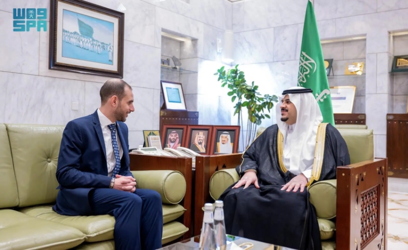 استقبال نائب أمير الرياض لسفير كولومبيا في المملكة