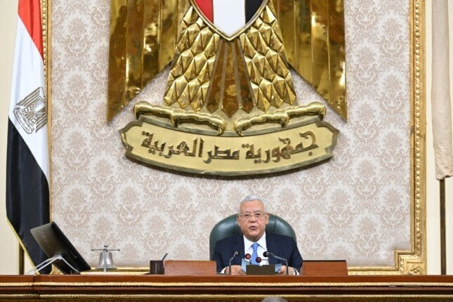 الحكومة تسحب مشروع قانون المراكز الطبية من النواب
