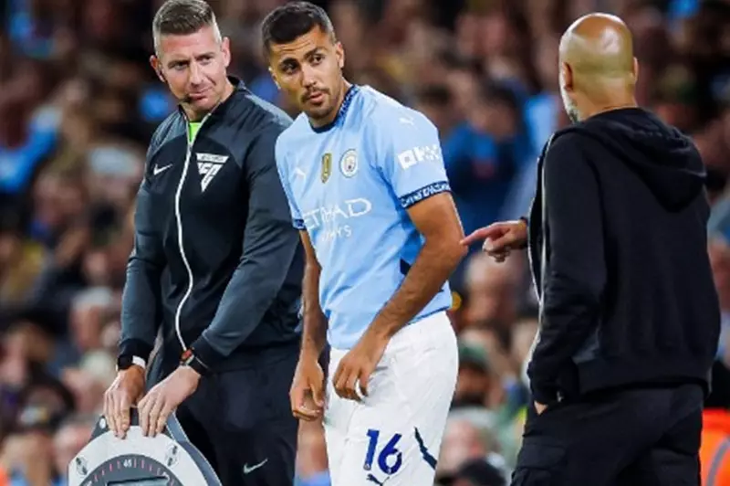 السيتي يسعى لتجديد عقد رودري لحماية مستقبله أمام تحديات ريال مدريد