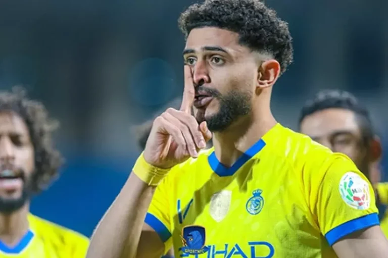 النصر يوضح القيمة المالية لعبد الإله العمري في تقرير رسمي