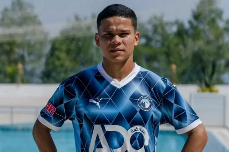 اهتمام واسع من الصحف بصفقة إيفرتون بعد انتقاله إلى بيراميدز