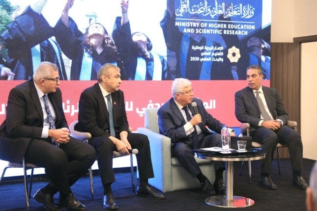 تحالف وتنمية: تعزيز التعاون الإقليمي بين الجامعات والصناعة والجهات الحكومية وفقاً لعاشور