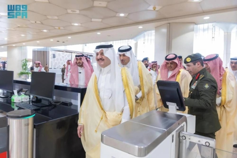 تدشين البوابات الإلكترونية بمطار الملك فهد الدولي من قبل أمير الشرقية