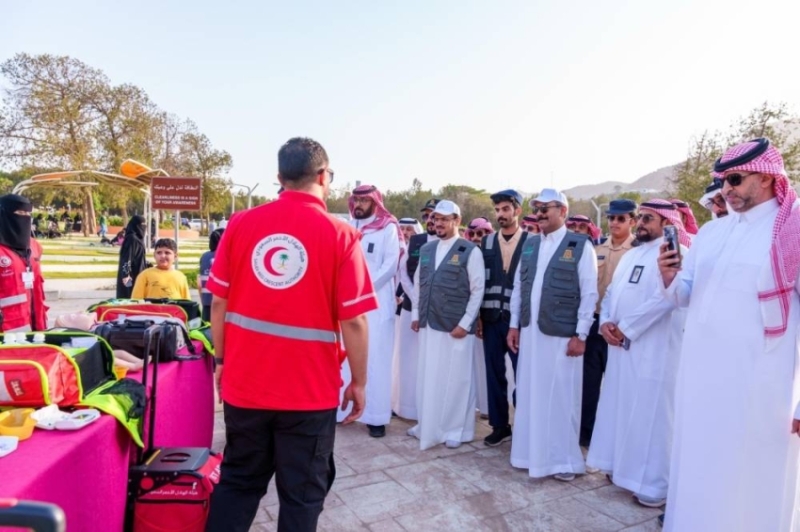 تفقد أمين الباحة “قافلة التنمية الرقمية المتنقلة” بمنتزه رغدان