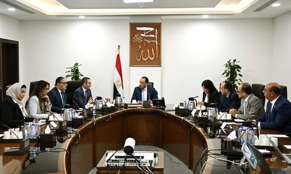 رئيس الوزراء يناقش مع وزير الاستثمار تعزيز منظومة الإفراج الجمركي