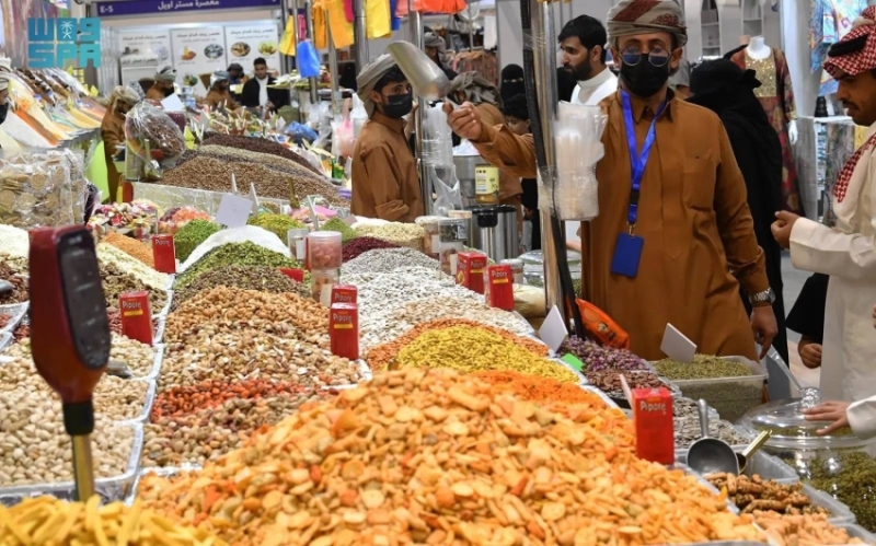 ركن البهارات والقهوة يجذب زوار “أبها للتسوق 26”