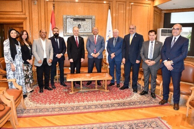 زيارة السفير البلغاري لجامعة حلوان لتعزيز التعاون الأكاديمي والتبادل الثقافي