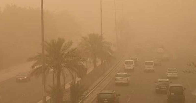 عوالق ترابية تضرب الجموم وبحرة