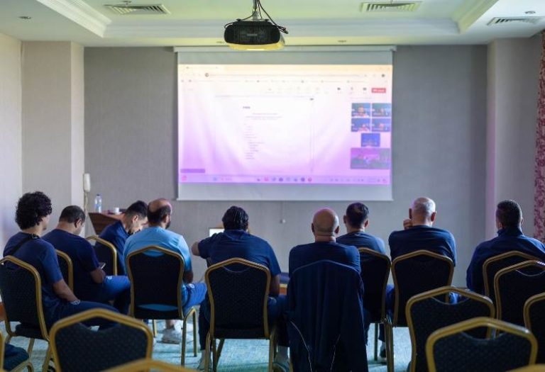 فيفا يتواصل مع بيراميدز عبر الفيديو لتنسيق ترتيبات مواجهة أوكلاند سيتي