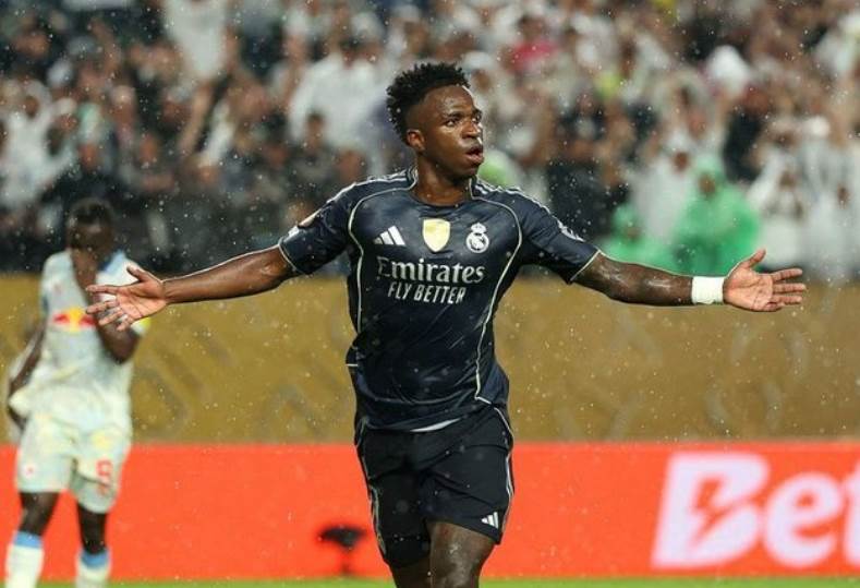 فينيسيوس جونيور ينتظر بفارغ الصبر تجديد عقده مع ريال مدريد