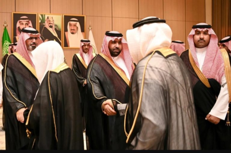 لقاء أمير جازان ونائبه بمشايخ وأهالي محافظة ضمد لمناقشة المشروعات التنموية