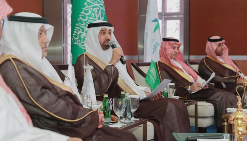 لقاء الوزير الراجحي مع قادة القطاع غير الربحي ورجال وسيدات الأعمال في تبوك
