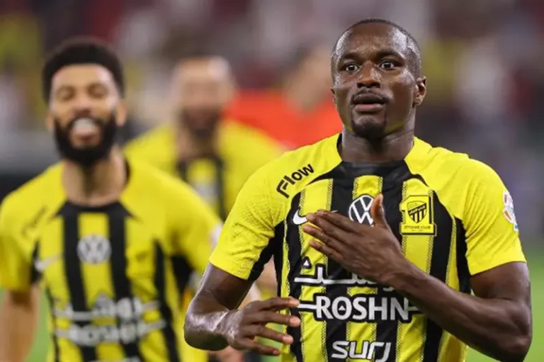 موسى ديابي ينتصر على الإصابة ويستأنف تدريباته مع فريق الاتحاد