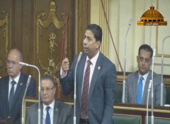 نائب يؤكد: ذكريات الطفولة تقيد المستأجرين بينما الملاك في الشارع
