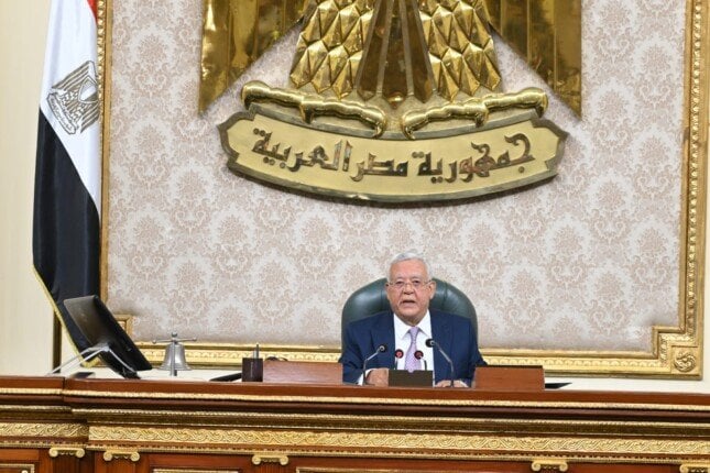 نائب يعيد الأمل.. الحكومة تُعِدُّ شققاً للمستأجرين المعرضين للطرد