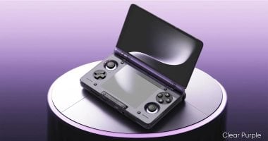 Ayn تبتكر جهاز ألعاب ثنائي الشاشة مستوحى من Nintendo DS باللون البنفسجي