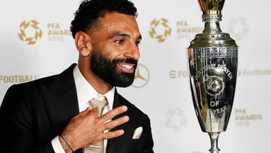 أرنولد يحتفي بصلاح بعد تتويجه بجائزة لاعب العام في إنجلترا
