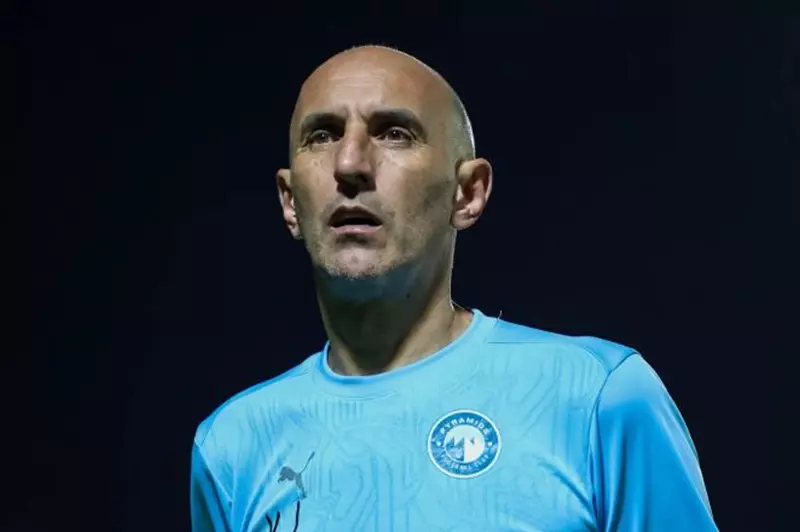 أزمة الجبهة اليمنى تثير القلق لدى يورتشيتش قبل مواجهة الأهلي