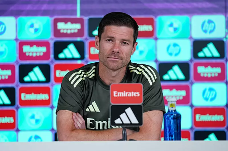 ألونسو يسجل إنجازًا تاريخيًا مع ريال مدريد بمعدل أعمار تشكيلته الفريد