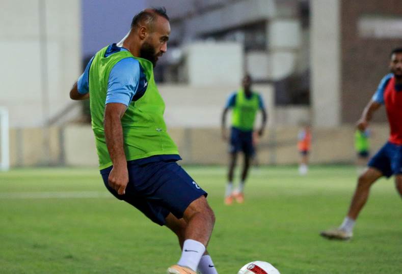 أمير عابد لاعب المقاولون العرب يتعرض لحادث سير ويُنقل للمستشفى لتلقي العلاج