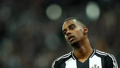هل يتمسك إيزاك بحلم ليفربول بعد محادثاته مع مالكي نيوكاسل؟