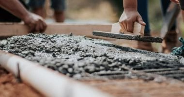 ابتكار صيني يسهم في خفض حرارة الأسمنت بمقدار 5 درجات خلال النهار