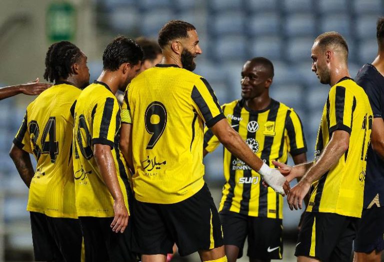 اتحاد جدة يستعد لمواجهة النصر في كلاسيكو السوبر السعودي في هونج كونج