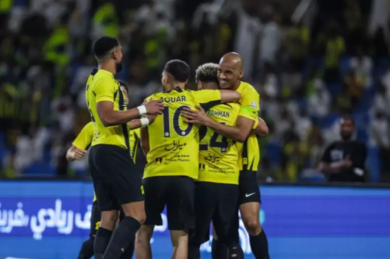 اتحاد جدة يسعى للتعاقد مع مدافع النصر في صفقة مثيرة ومعقدة