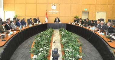 اجتماع وزير الإسكان مع الهيئة الهندسية لتعزيز المشاريع العمرانية