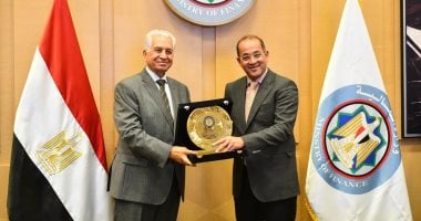 استثمار رأس المال البشري يعزز كفاءة الأداء المؤسسي وفقاً لوزير المالية