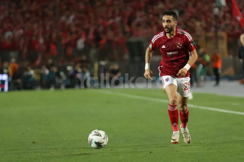 استمرار كريم فؤاد مع الأهلي: دلالات مهمة على مستقبل اللاعب والمستفيدين
