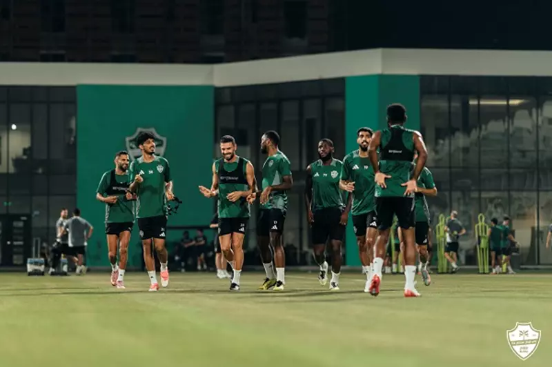 الأهلي والقادسية يتحدان في نهائي كأس السوبر السعودي بحثاً عن المجد