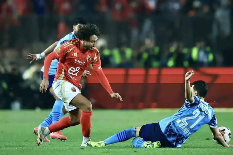 الأهلي وبيراميدز يسعيان لتحقيق انتصار غائب منذ 400 يوم في الدوري