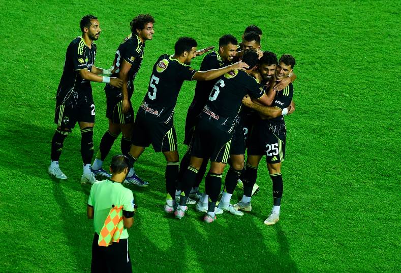 الأهلي يقابل فاركو في دوري نايل بزيزو في الوسط وبن شرقي قائد الهجوم