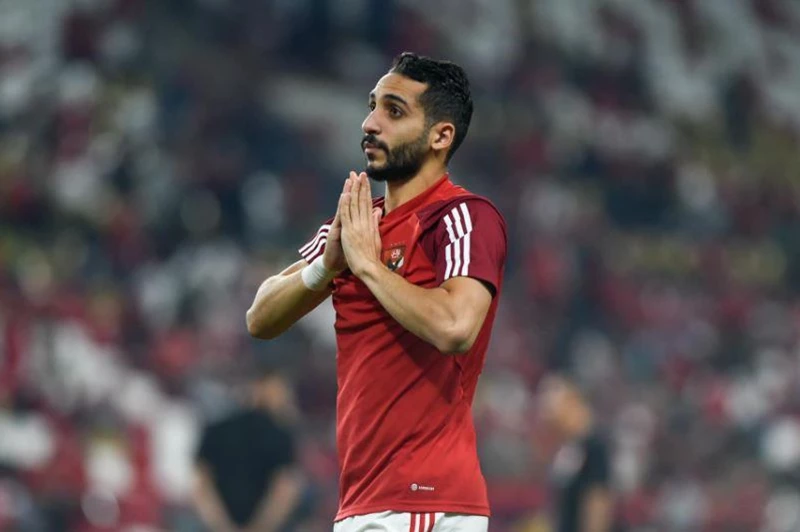 الأهلي يمدد عقد كريم فؤاد لثلاث سنوات لتعزيز صفوف الفريق